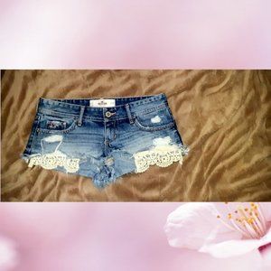 Hollister Sz 3 Shorty Shorts With Lace Distressed